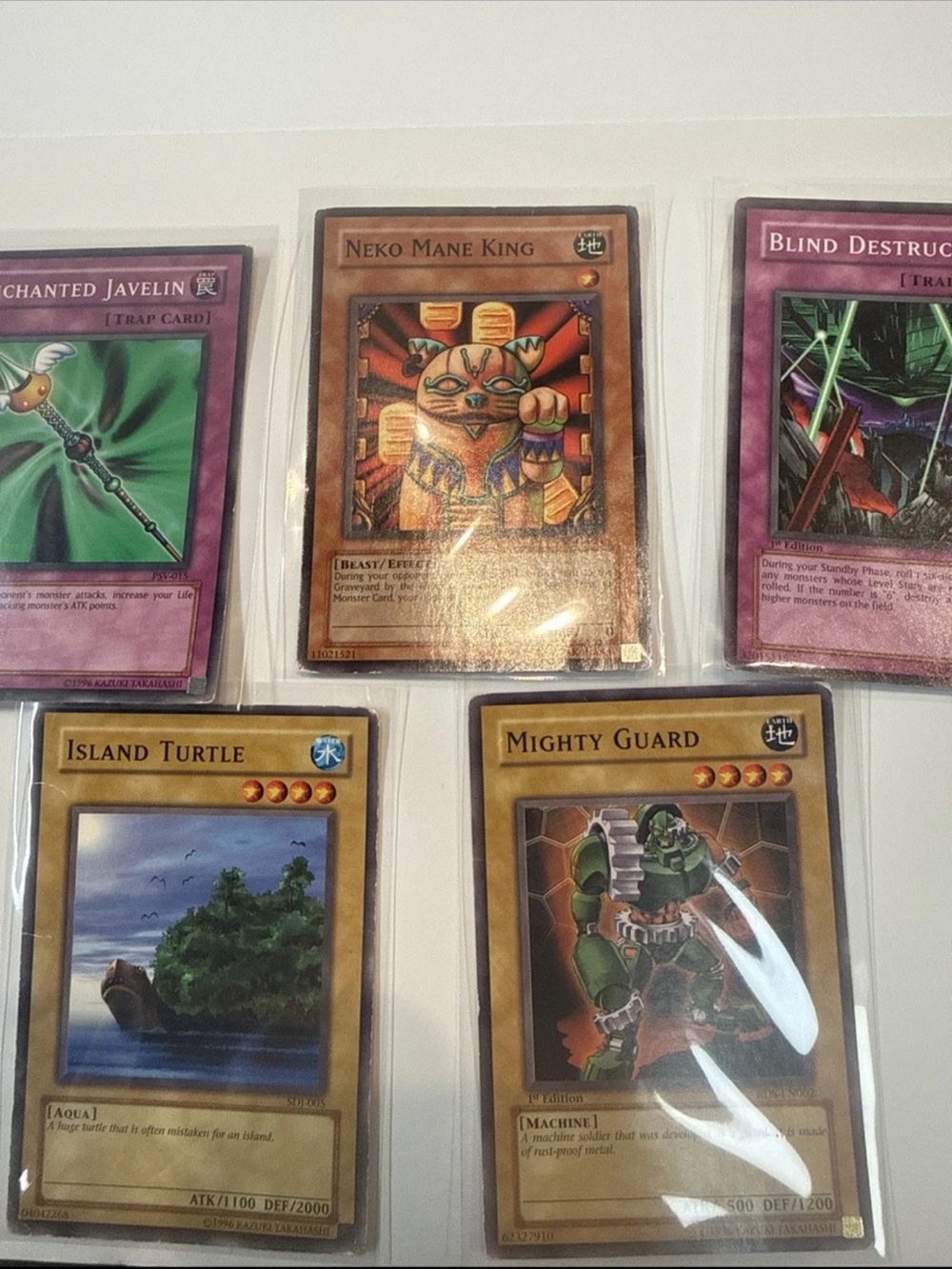 Lot of 5 1996 yu-gi-oh trading cards: blind destruction, mighty guard, etc